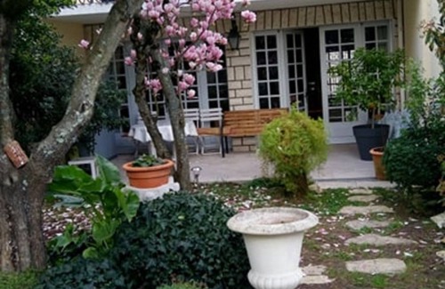 Saint-Michel - Nansouty - Saint-Genes House | Ideal Retreat: Steps from Town Center & Atlantic Beach