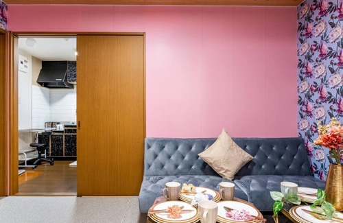 Naniwa Apartment | Convenient Access to JR Namba and Top Amenities Await