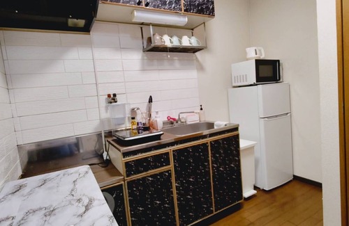 Naniwa Apartment | Convenient Access to JR Namba and Top Amenities Await