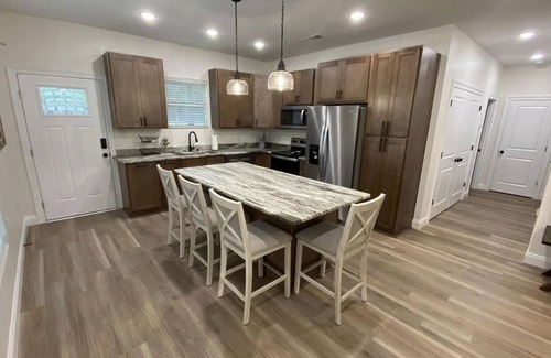 Waveland House | Beachside Family Retreat with Kitchen & Breakfast Included