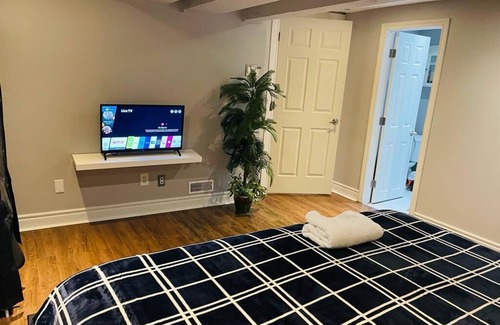 Westminster Apartment | Convenient Getaway: Close to Mall, Parks & Dining Options
