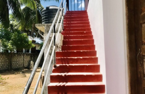 Nilaveli Villa | Close to Nilaveli Beach: Enjoy Breakfast and Family Fun