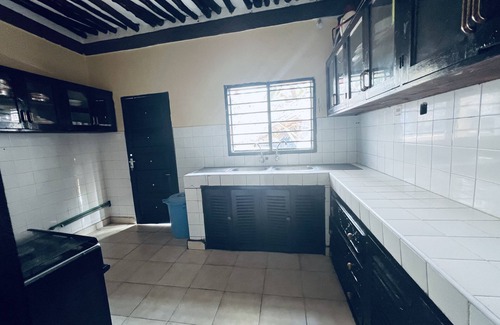Galu Bed & Breakfast | Beachside 3-Bedroom Villa with Pool and Ocean View