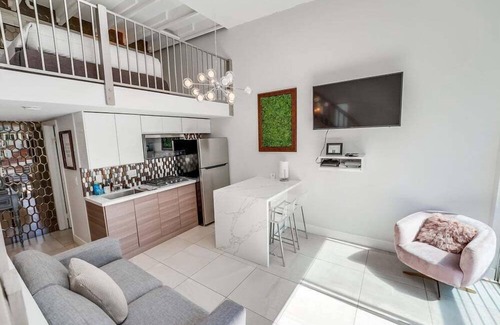 Little Italy Condo | Modern Retreats in the Heart of Little Italy