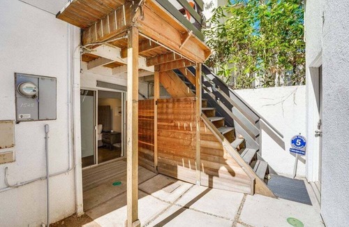 Little Italy Condo | Modern Retreats in the Heart of Little Italy