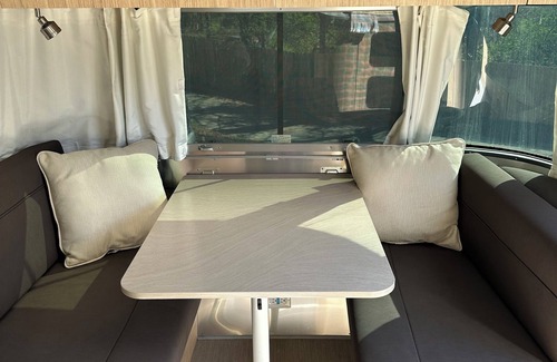 Woodstock House | 2 Mustangs RV in Woodstock