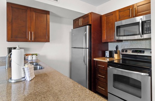 Tavernier Apartment | 2 Oceanview Suites! Full Kitchens, Outdoor Pool! Close to John Pennekamp Park