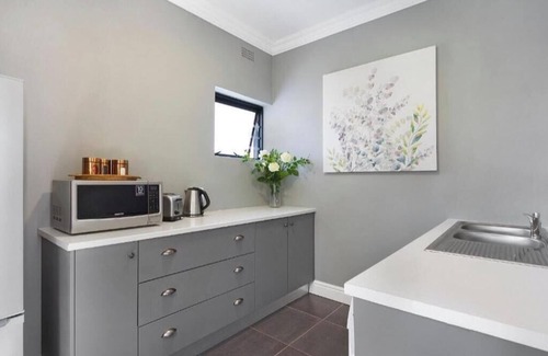 Tokai House | 2 On Lismore Guesthouse 2