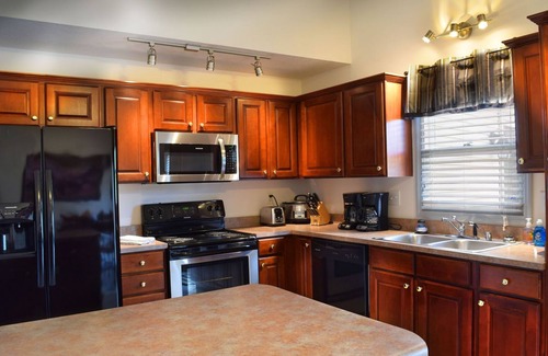 Lexington House | Ideal 3 Bdr/3 Bath House in Andover Near Lexington
