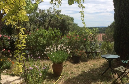 Beaumes-de-Venise Cottage | Cozy Retreat for 2-3 in Provence with Pool and Breakfast