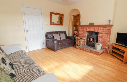 Cheshire West and Chester House | Pet-Friendly Retreat at 2 Organsdale Cottages, 4-Star Stay