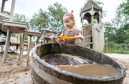 Municipality of Beesel House | Cozy Bungalow at Holiday Park Landal De Lommerbergen