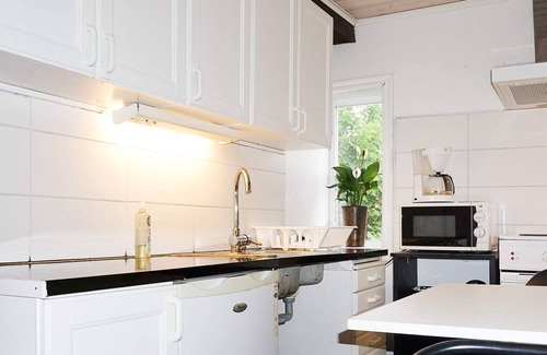 Monsteras House | Cozy Holiday Home for Two in MÖNSTERÅS with Kitchen