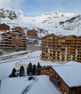 Val-Thorens Apartment | Family-Friendly 2-Piece Cabin in Val Thorens - Rated 9/10