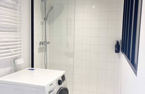 Houilles Apartment | Cozy 2-Bedroom Retreat for Families Near Opera via RER A