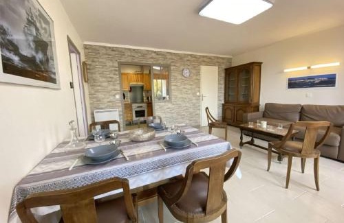 Roscoff Apartment | Oceanfront Retreat: 2 Rooms with Beachside Views