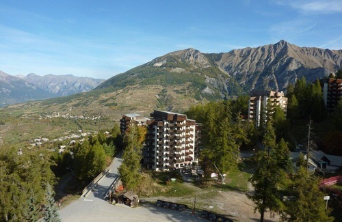 Les Orres Apartment | Cozy 2-Bedroom Suite for Families with Great Amenities