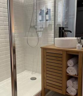 Downtown Angers Apartment | Cozy 2-Piece Retreat in the Heart of Angers