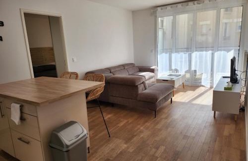 Suresnes Apartment | 2 Pièces calme proche Paris