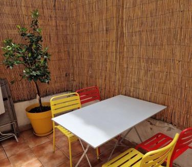 Belsunce Apartment | Central 2-Room Retreat with Terrace & Family-Friendly Perks