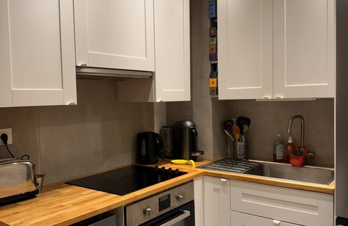 La Varenne Saint-Hilaire Apartment | Comfortable 2-Room Retreat Just 25 Minutes from Paris