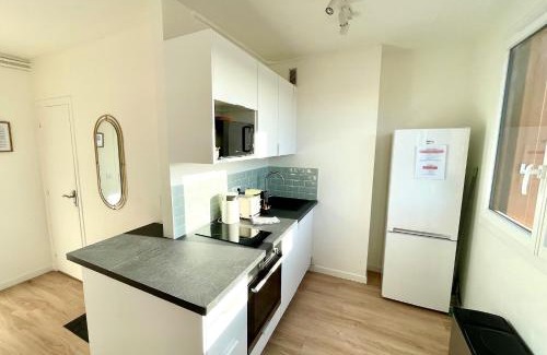 Clamart Apartment | Bright 2-Room Getaway at the Gates of Paris, Rated 9.1