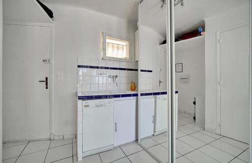 Le Suquet Apartment | Inviting 2-Bedroom Retreat with Terrace and Sea Views