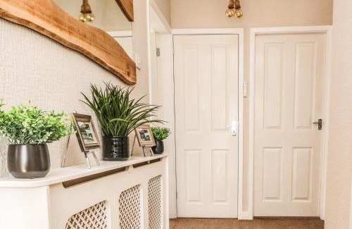 Garstang House | Pet-Friendly Retreat at 2 Pine Grove - Rated 9.3/10