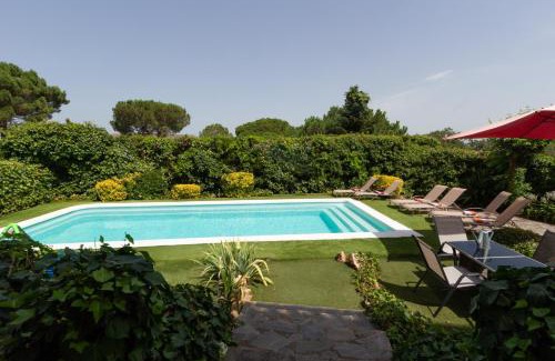 Mont Barbat Villa | Exclusive Private Retreats in a Magnificent Villa