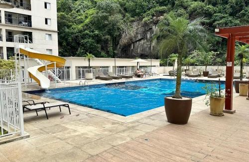 Marape House | 2 quartos em Condomínio Resort - Piscinas até com toboagua, academia, playground, quadra de tenis, quadra poliesportiva, bocha e o que mais imaginar
