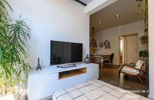 Urca Apartment | Beautiful 4-Star Retreat: Bay View & Full Kitchen, Wi-Fi