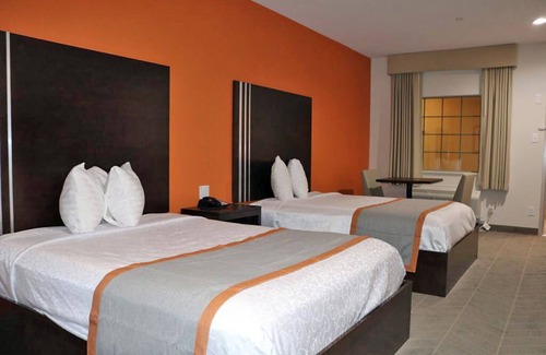 Humble Hotel | Comfortable Stay at Scottish Inns IAH with Free Airport Shuttle