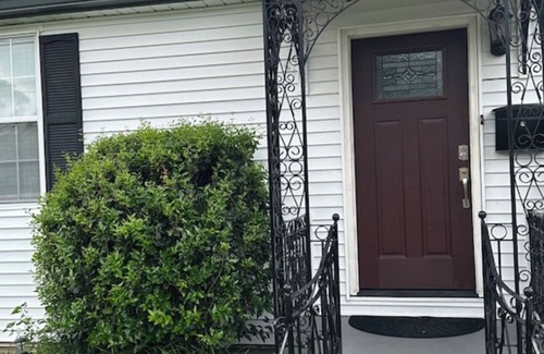 Hollygrove House | Explore JB&B: The Original Mid City Gem with Pool & Lake Views