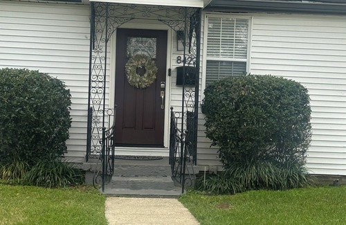 Hollygrove House | Explore JB&B: The Original Mid City Gem with Pool & Lake Views