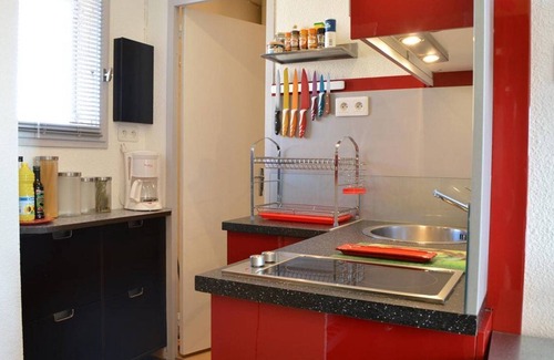 Saint-Pierre-la-Mer Apartment | Cozy Apartment Fleury: Ideal for Families with Pool & Spa