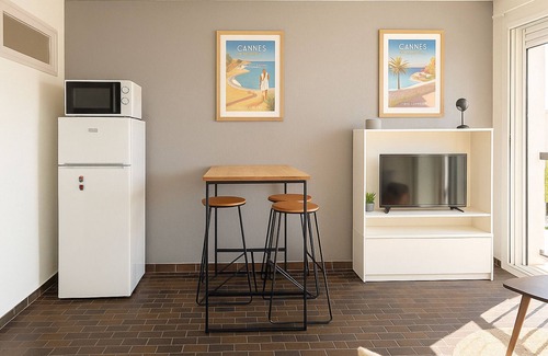 Mediterranee Apartment | Cozy Apartment in Canet-en-Roussillon with Ocean Views