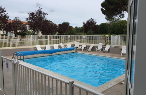 Saint-Martin-de-Re Apartment | Elegant 2-Room Apartment with Pool and Breakfast Included