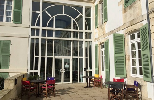 Saint-Martin-de-Re Apartment | Elegant 2-Room Apartment with Pool and Breakfast Included