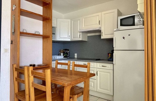 Plage d'Argeles Apartment | Cozy 1-Bedroom Apartment in Argelès-sur-Mer with Ocean View