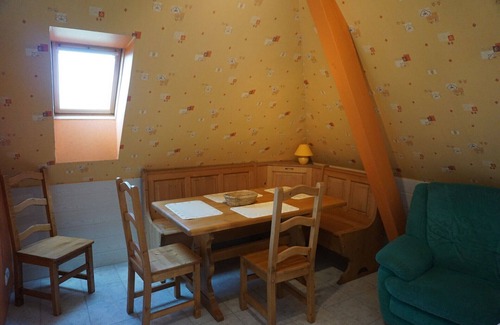 Blienschwiller Apartment | Budget-Friendly Rooms in Alsace on the Wine Route