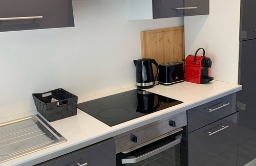 Fabron Apartment | Elegant 2-Room Apartment with Ocean View & Pool Access