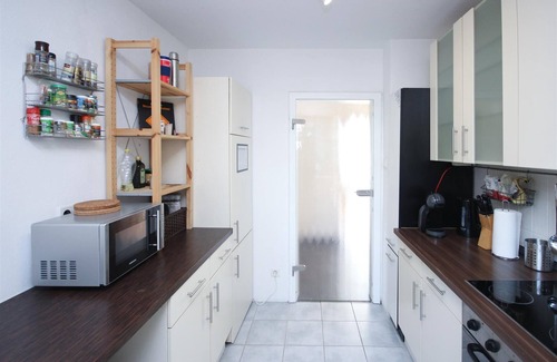 Universitat Apartment | Convenient 2-Room Apartment in Central Stuttgart for 6