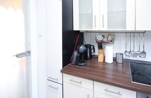 Universitat Apartment | Convenient 2-Room Apartment in Central Stuttgart for 6