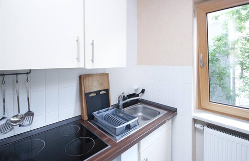 Universitat Apartment | Convenient 2-Room Apartment in Central Stuttgart for 6