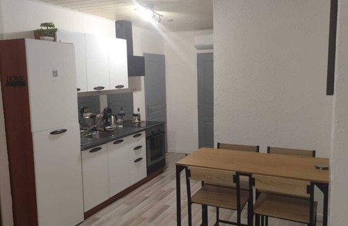 Eteaux Apartment | 2-room apartment village center