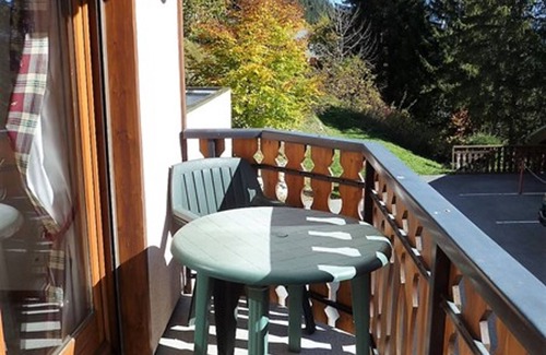 Station de Drouzin le Mont Apartment | Cozy Apartment Biot: Ideal for Families and Pet Lovers