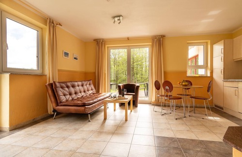 Buschvitz Apartment | Cozy 2-Room Apartment with Terrace & Lake View