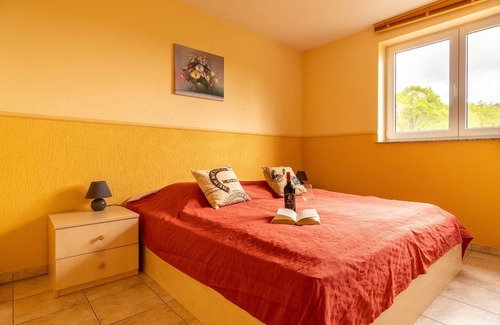 Buschvitz Apartment | Cozy 2-Room Apartment with Terrace & Lake View