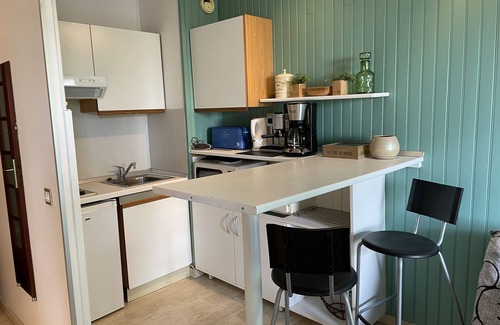 Fabron Condo | Top-Rated 2-Room Apartment with Terrace Near Promenade