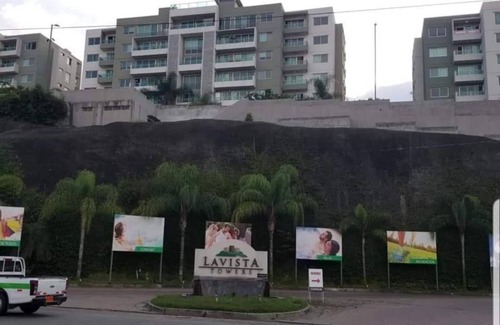 Juan Montalvo Apartment | Family-Friendly Retreat in Exclusive Area with Pool & Spa